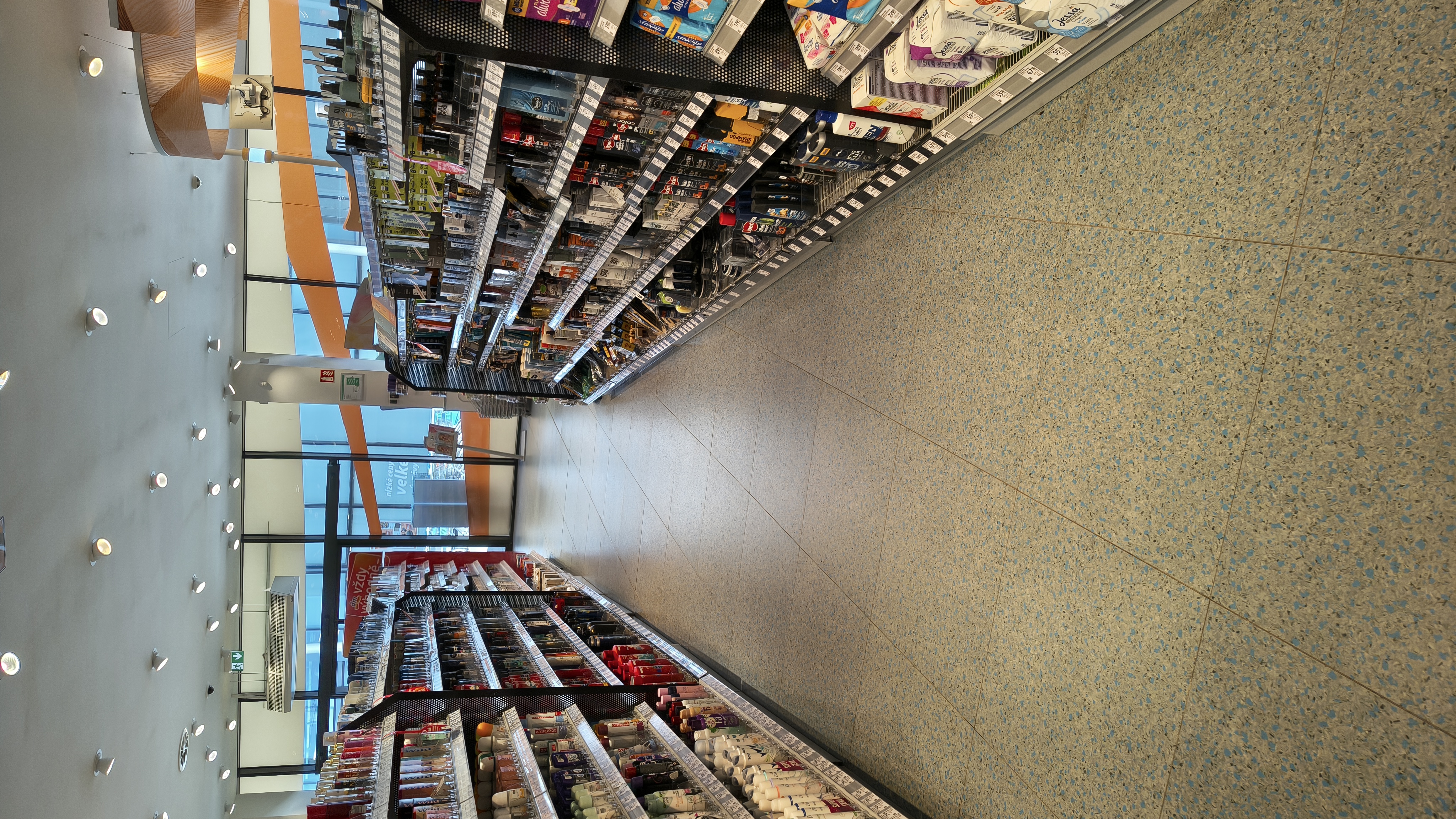 dm drogerie markt s.r.o. foto 3