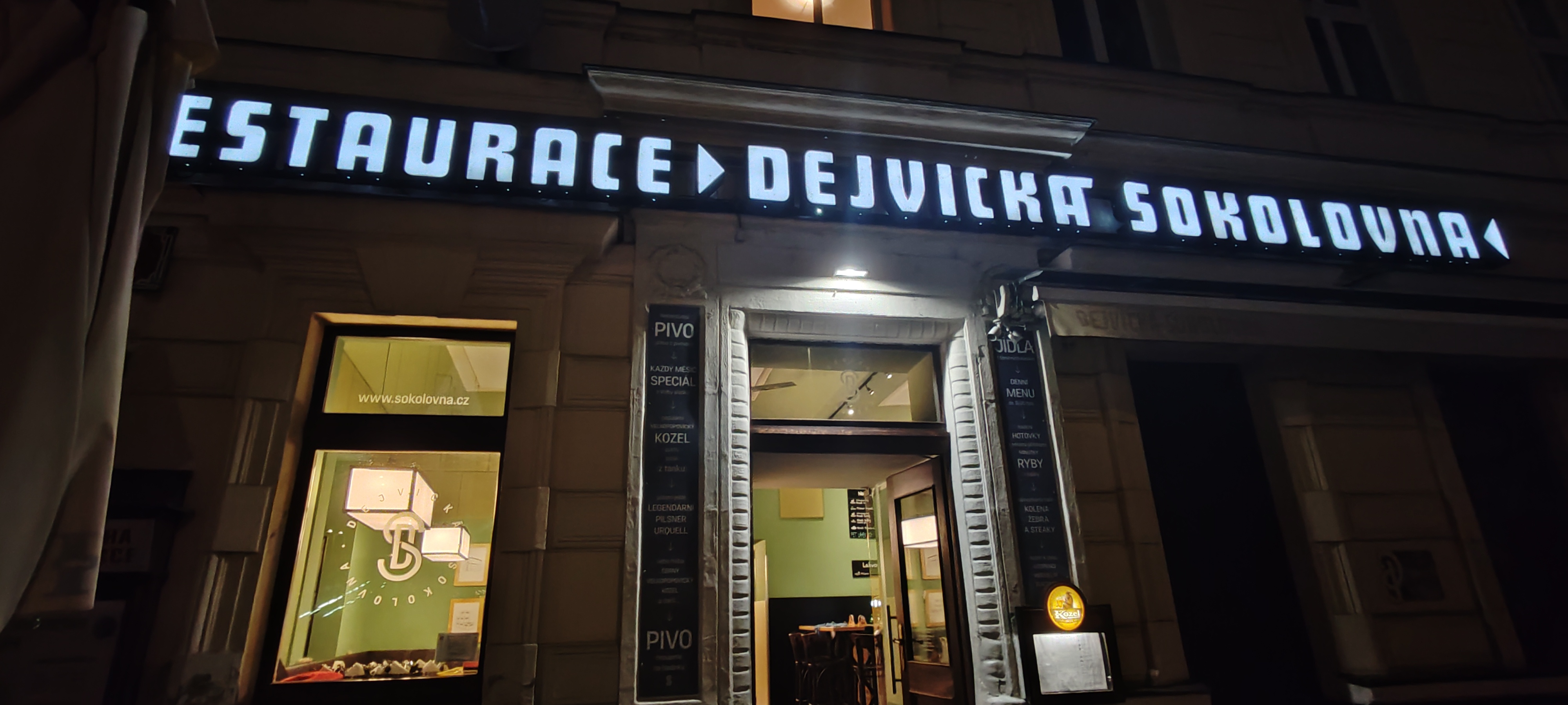 Dejvická Sokolovna foto 3