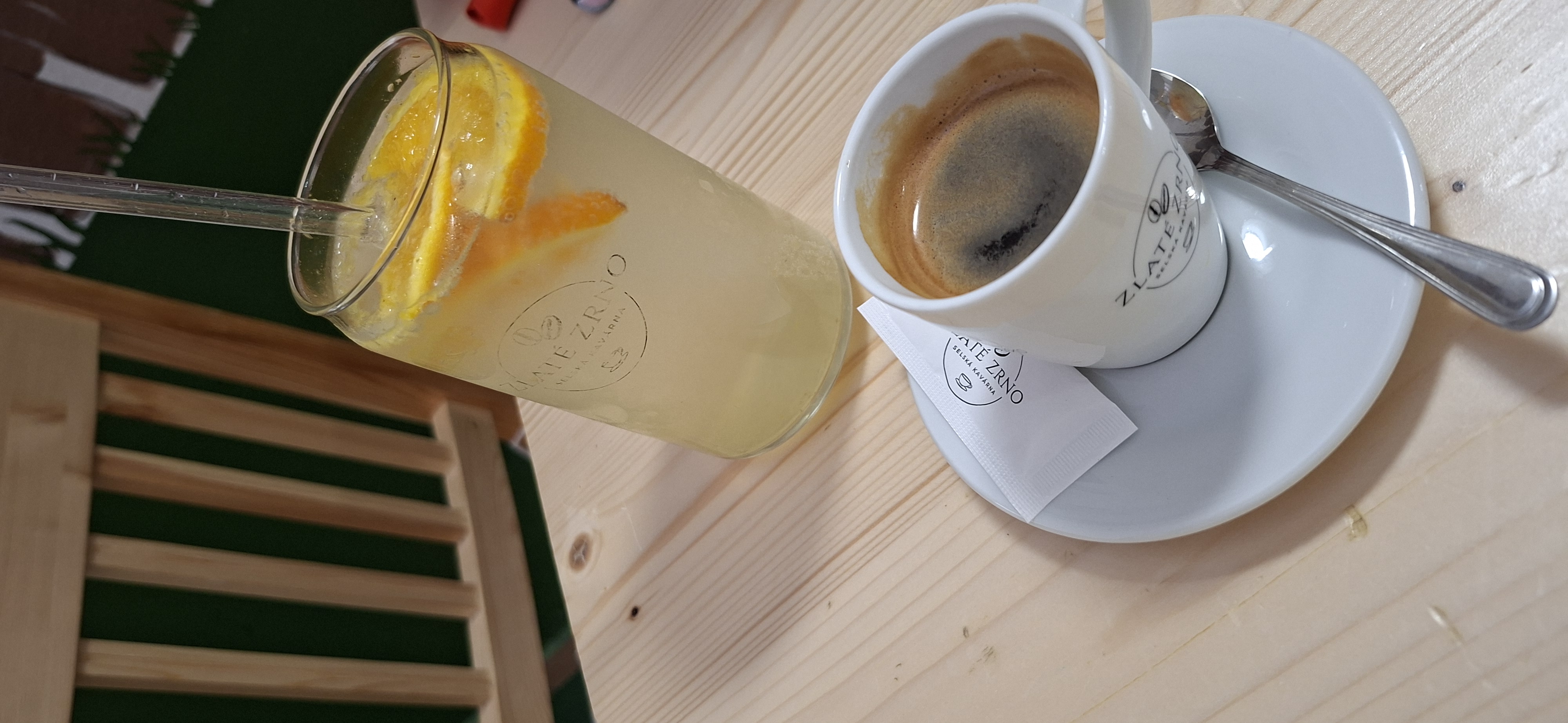 Kavárna ZLATÉ ZRNO foto 4