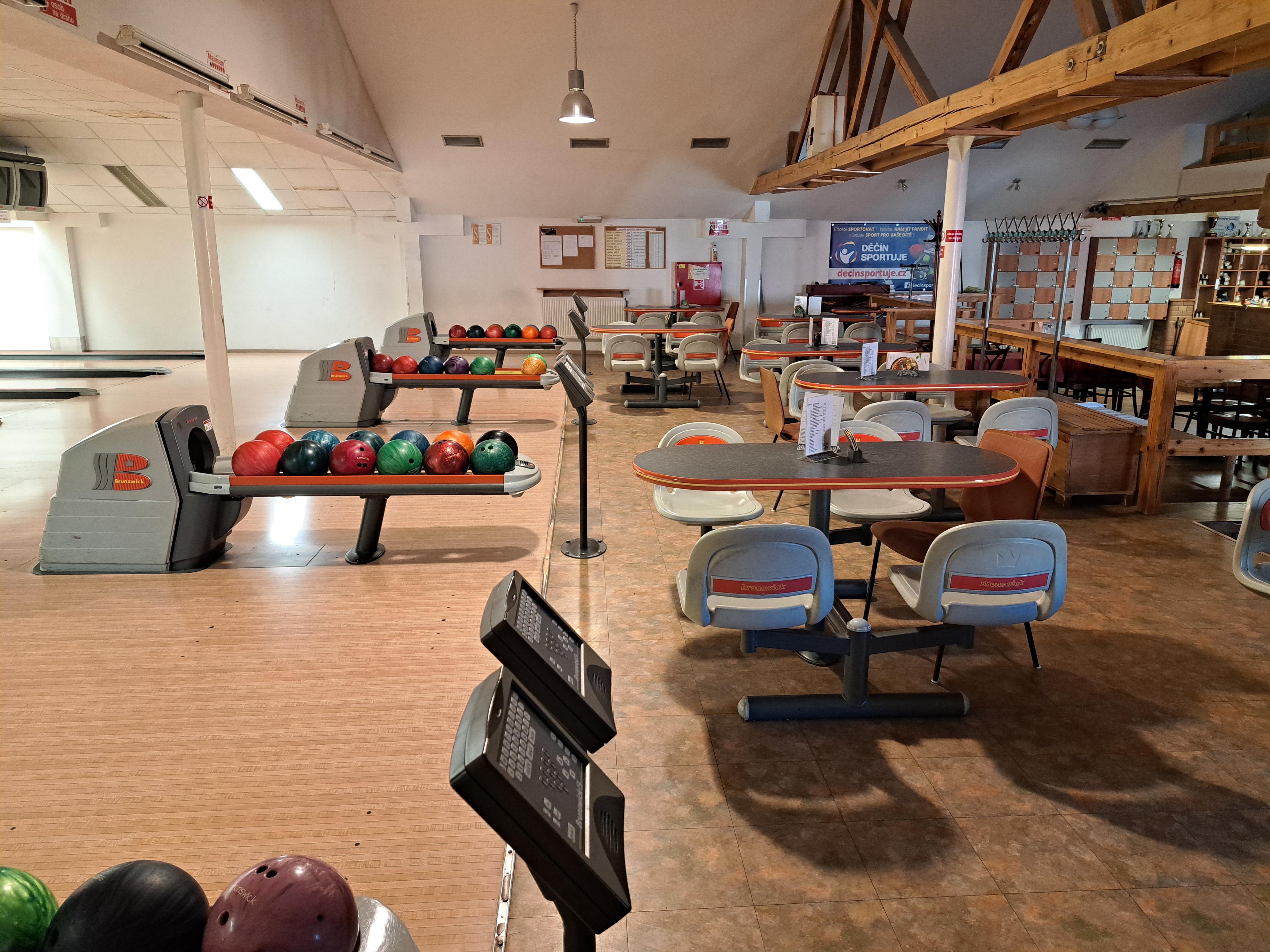 S-centrum Restaurace BOWLING foto 3