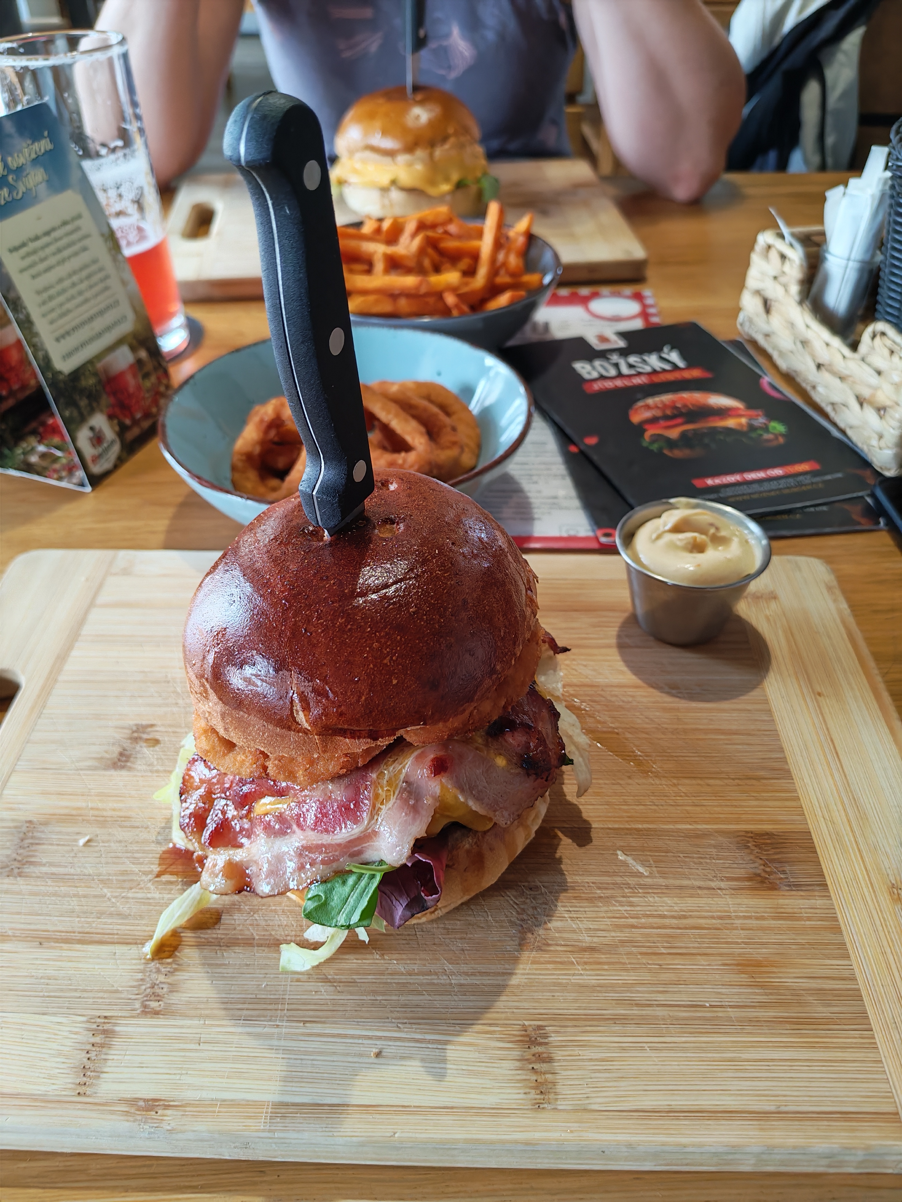 Božský Burger foto 3
