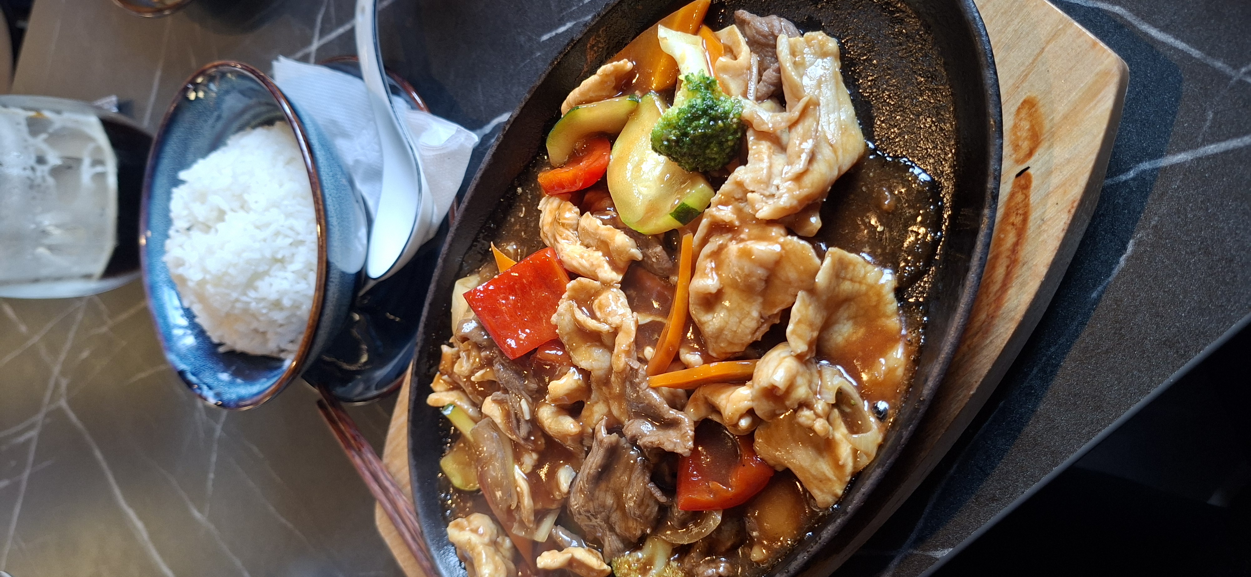 TIGUA Asian Cuisine & Coffee foto 1