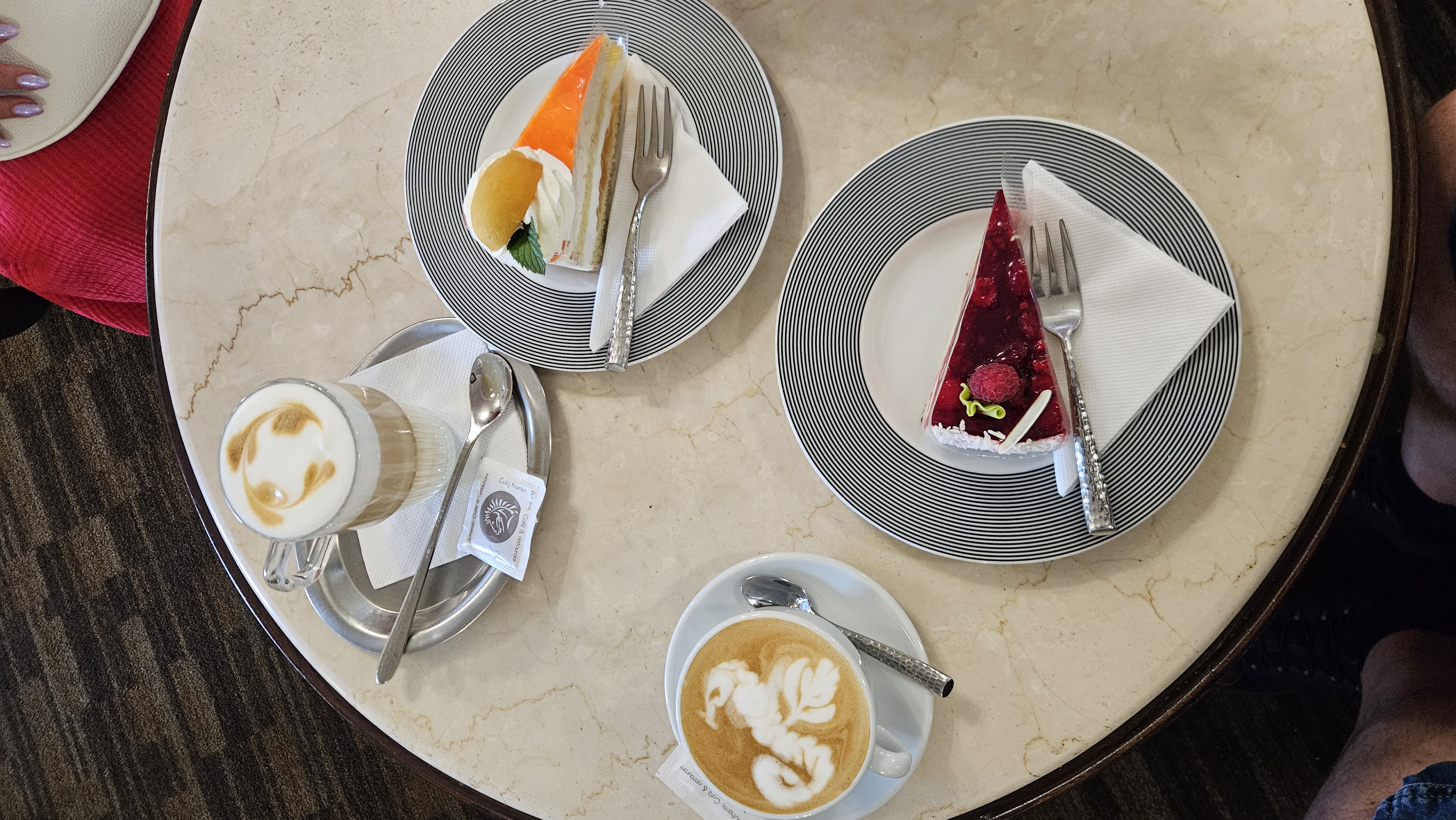 Authentic cafe foto 2