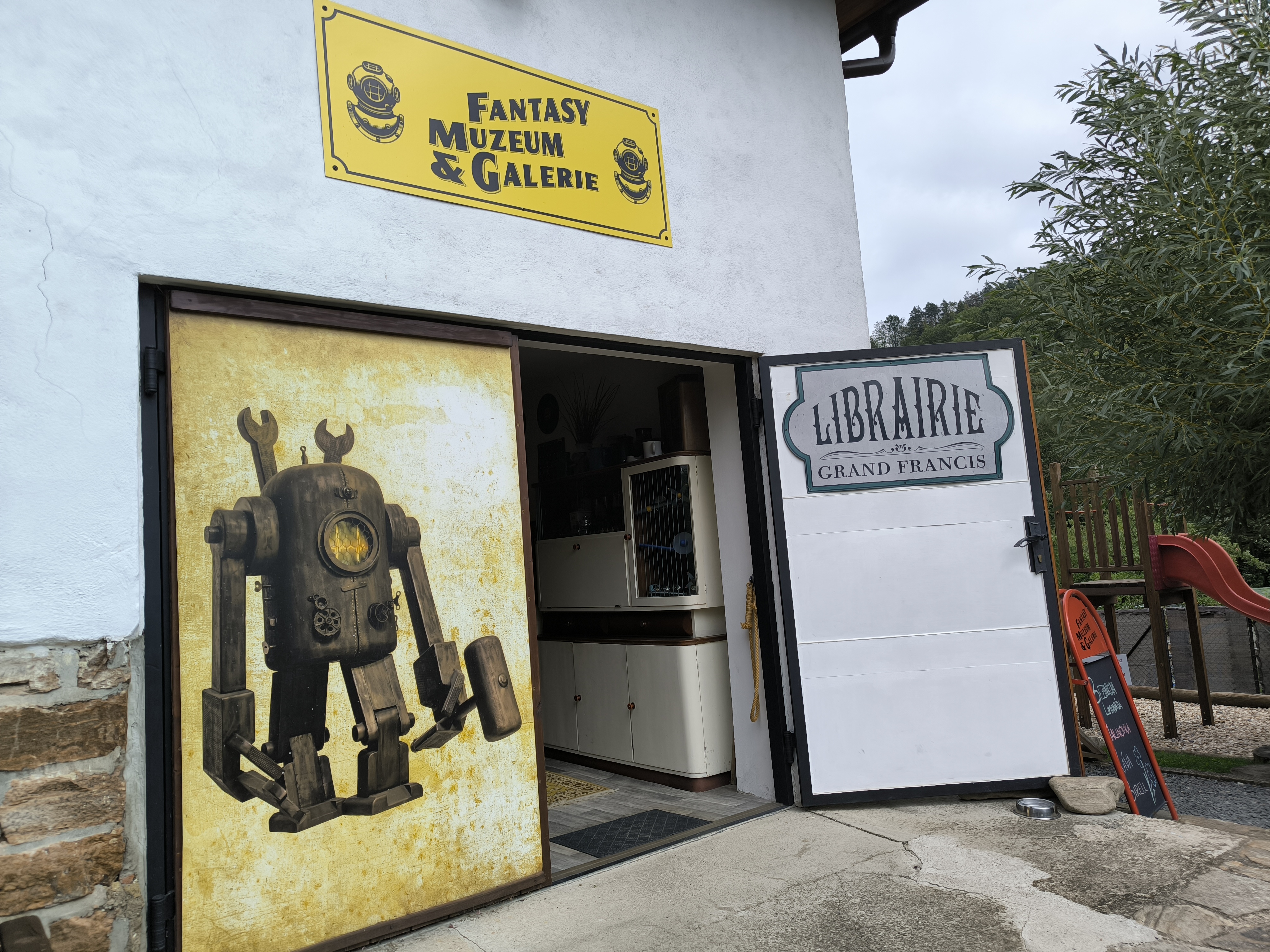 Fantasy muzeum a Galerie foto 2