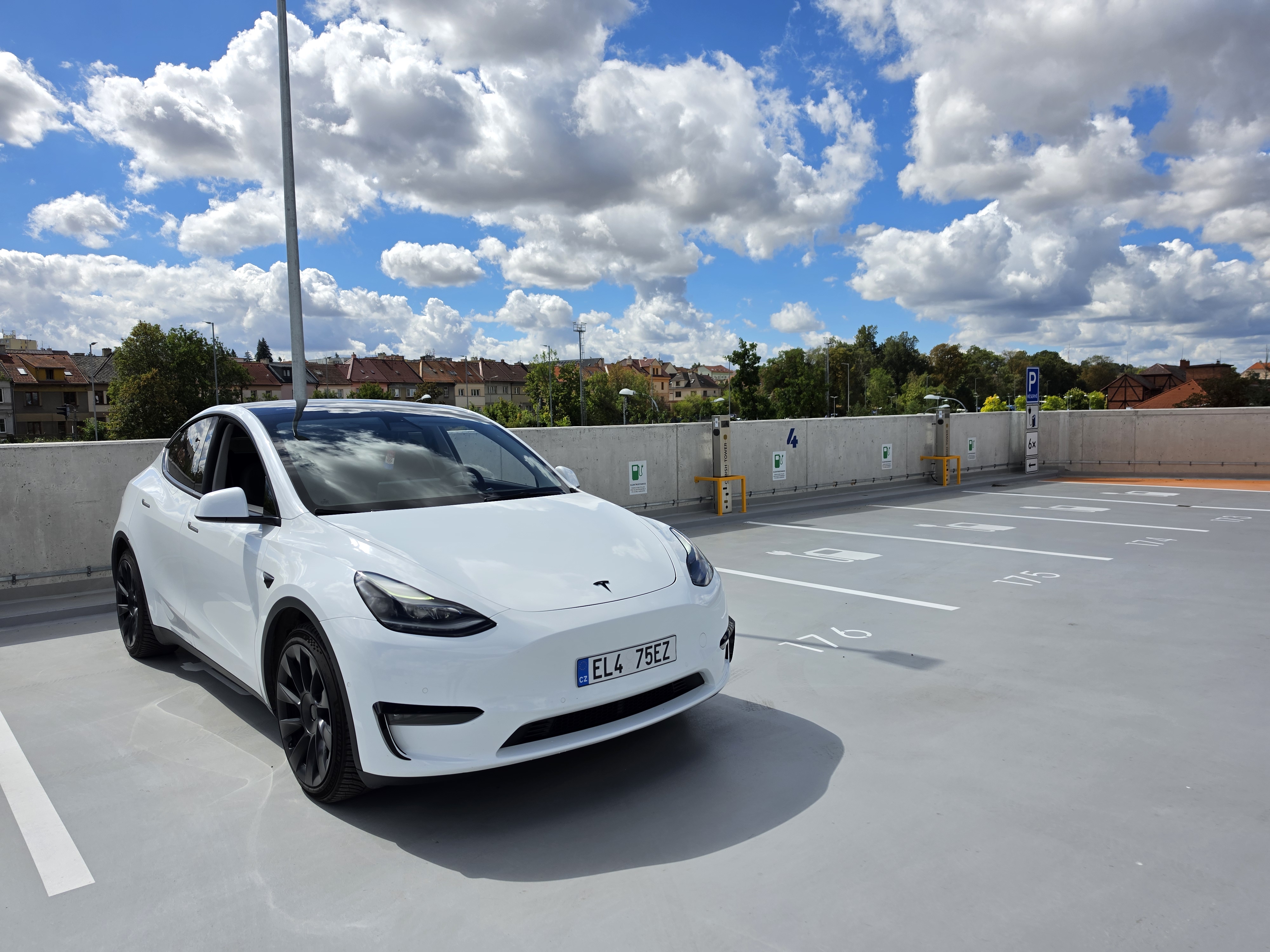 Nabíjecí stanice pro elektromobily foto 1
