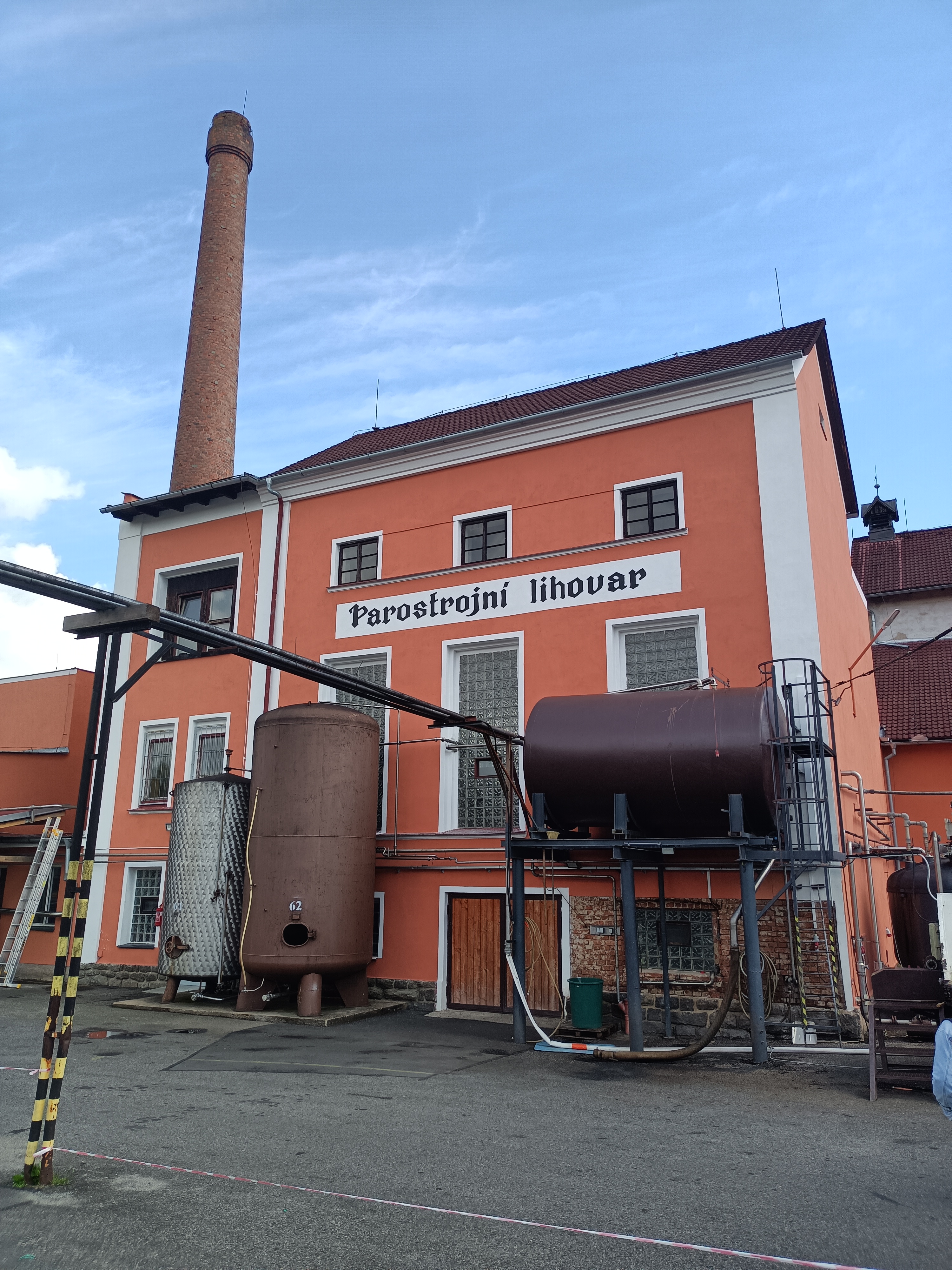 Liqui B Zámecký ovocný lihovar Blatná, s.r.o. foto 4