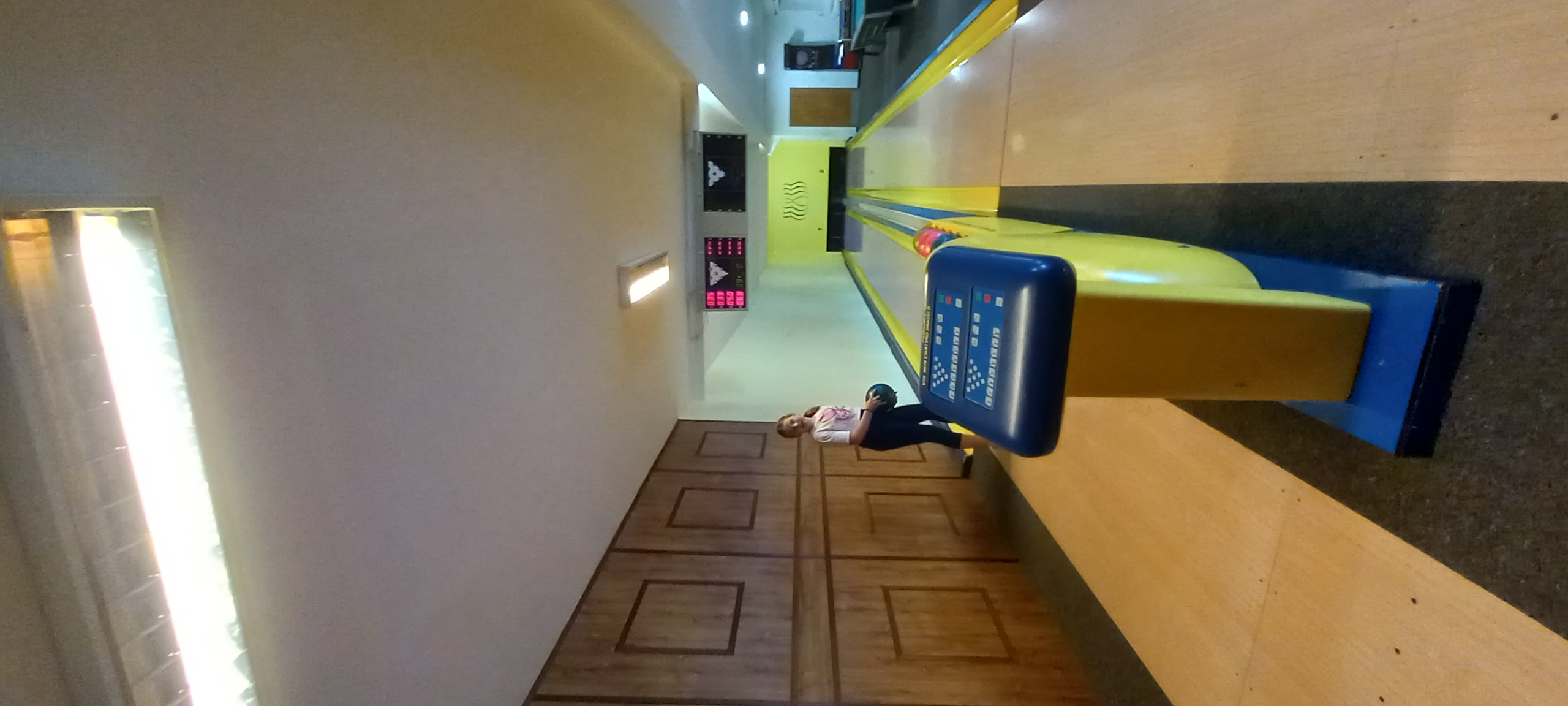 Bowling Sport Bar restaurace foto 1