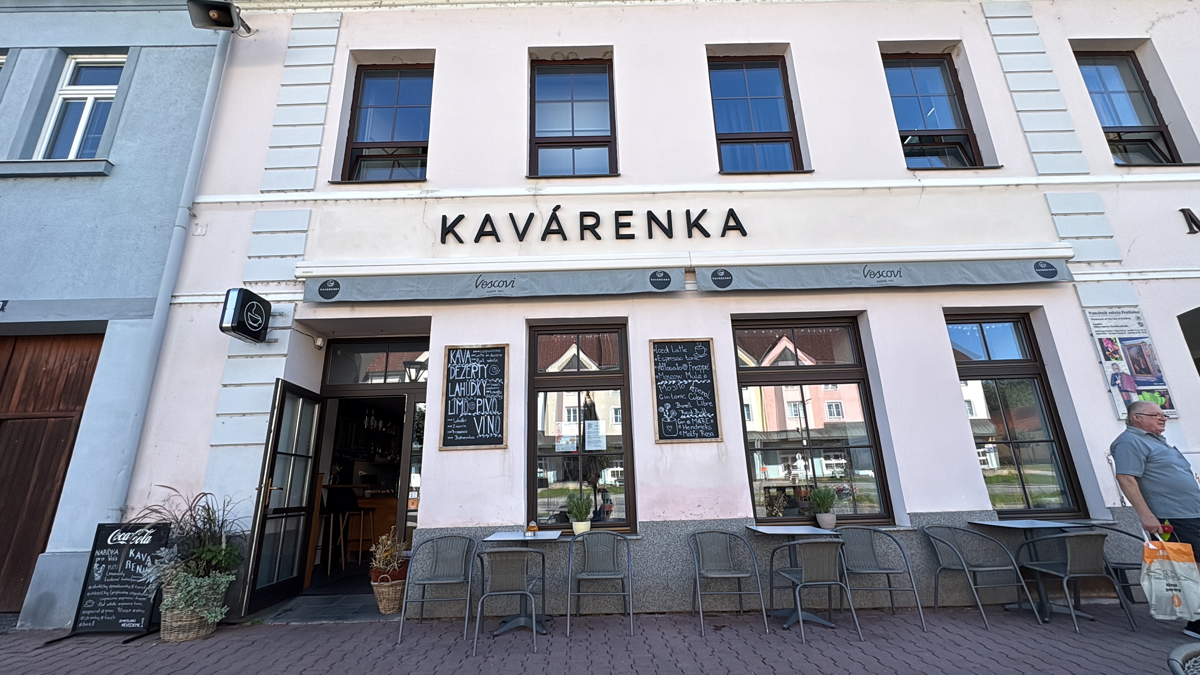 Kavárenka foto 3