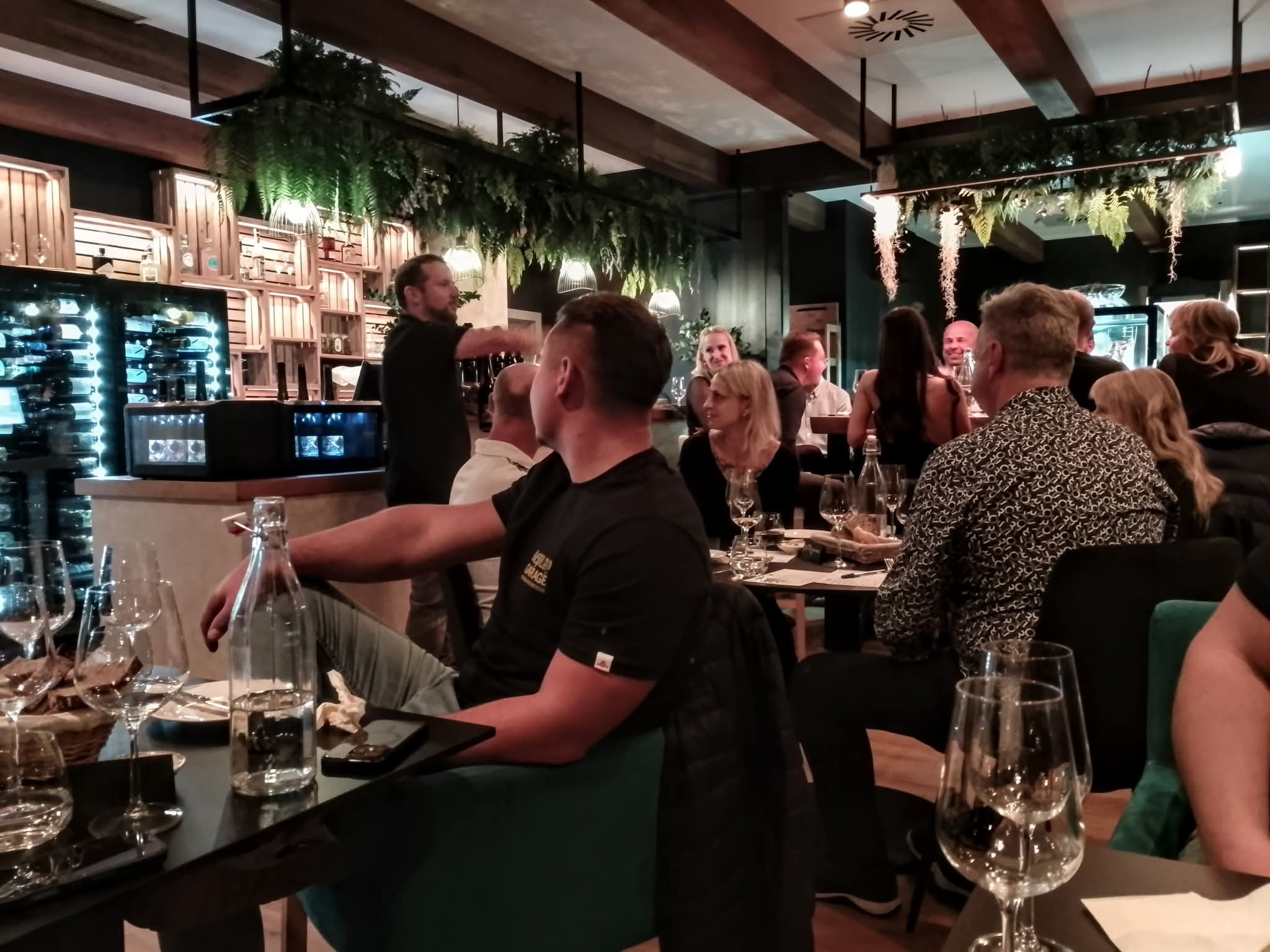 Pinot Noir VineBar & Apartmány foto 2