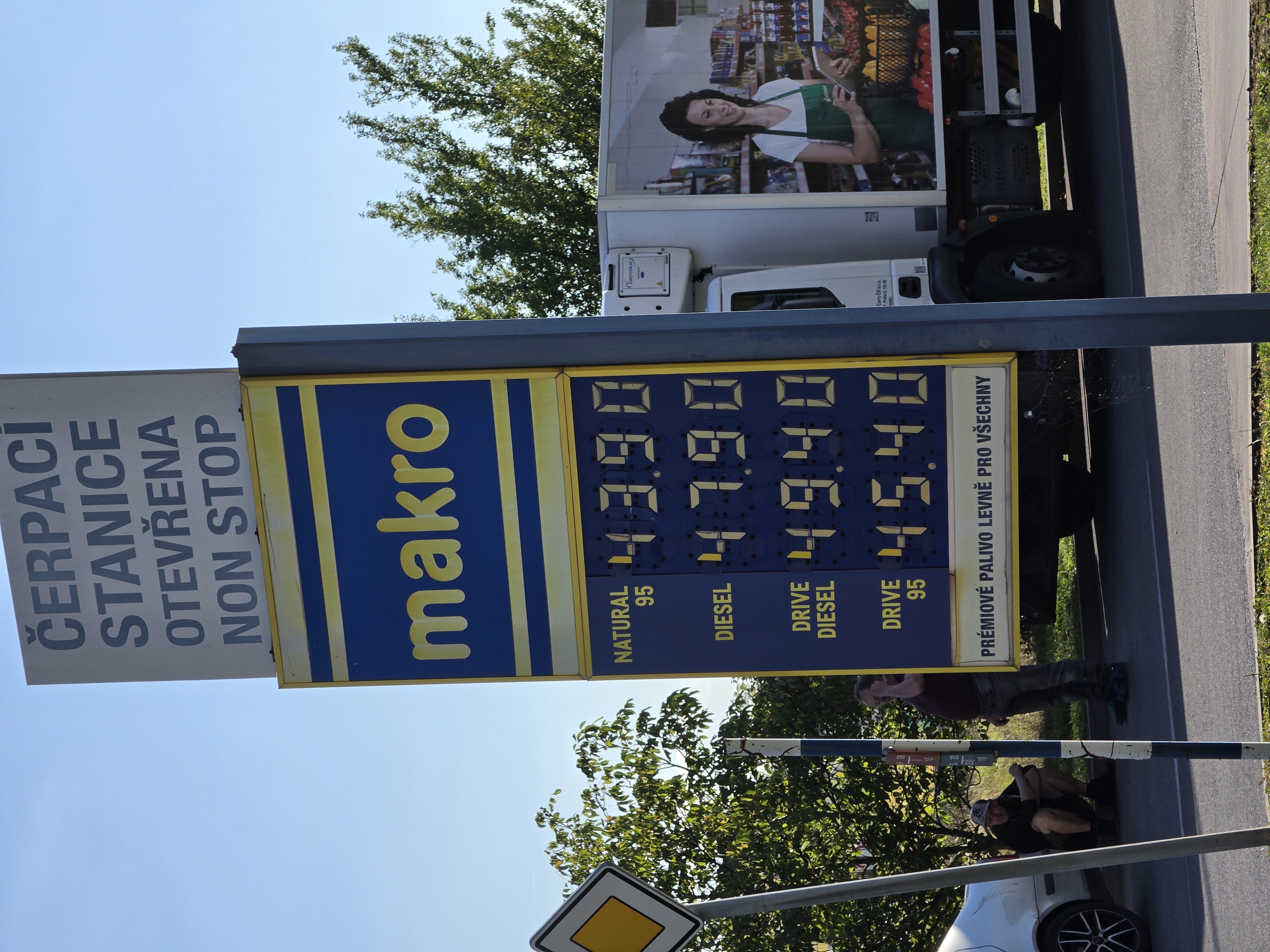 MAKRO Čerpací stanice foto 4