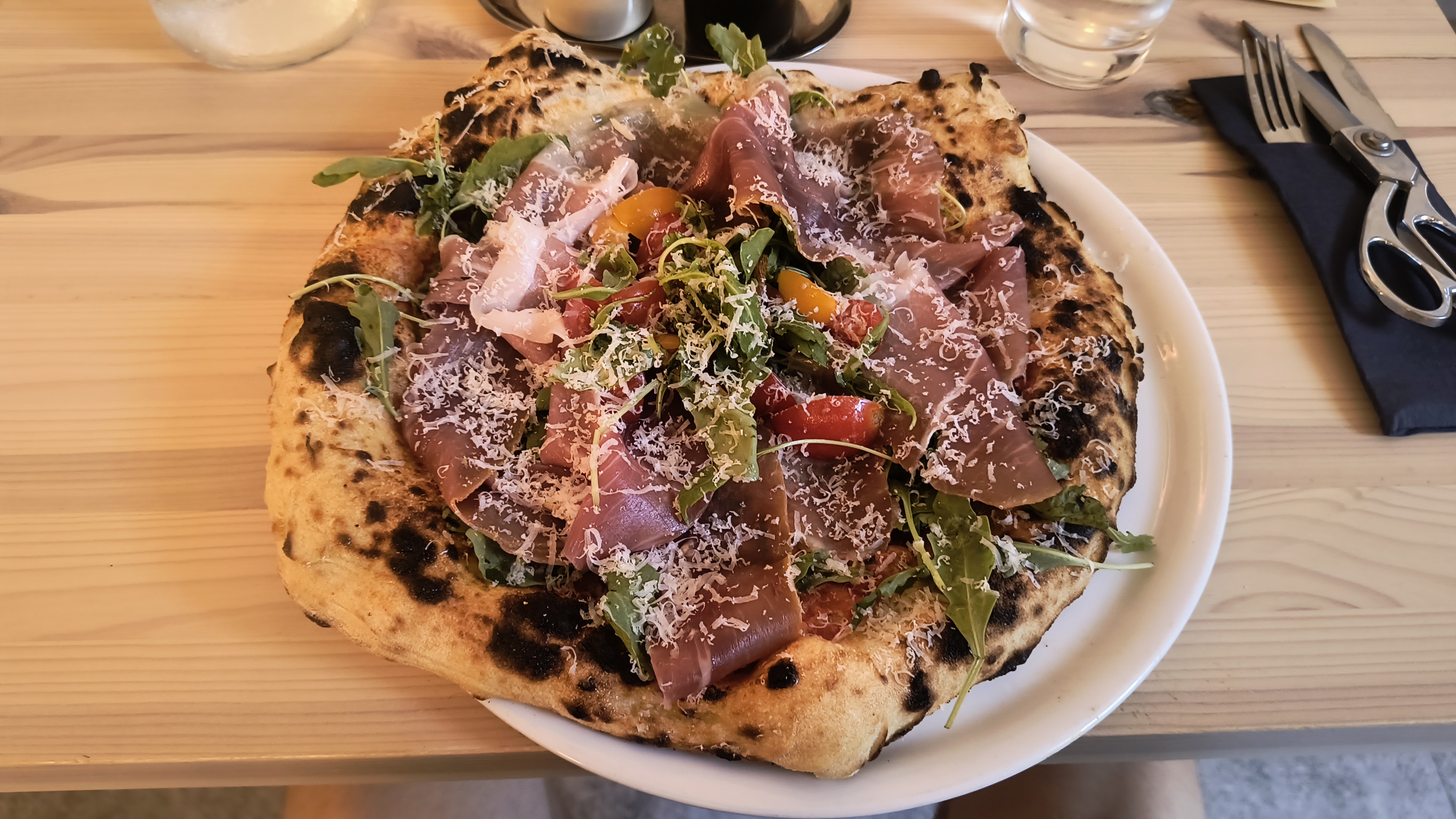 Büro pizza foto 1