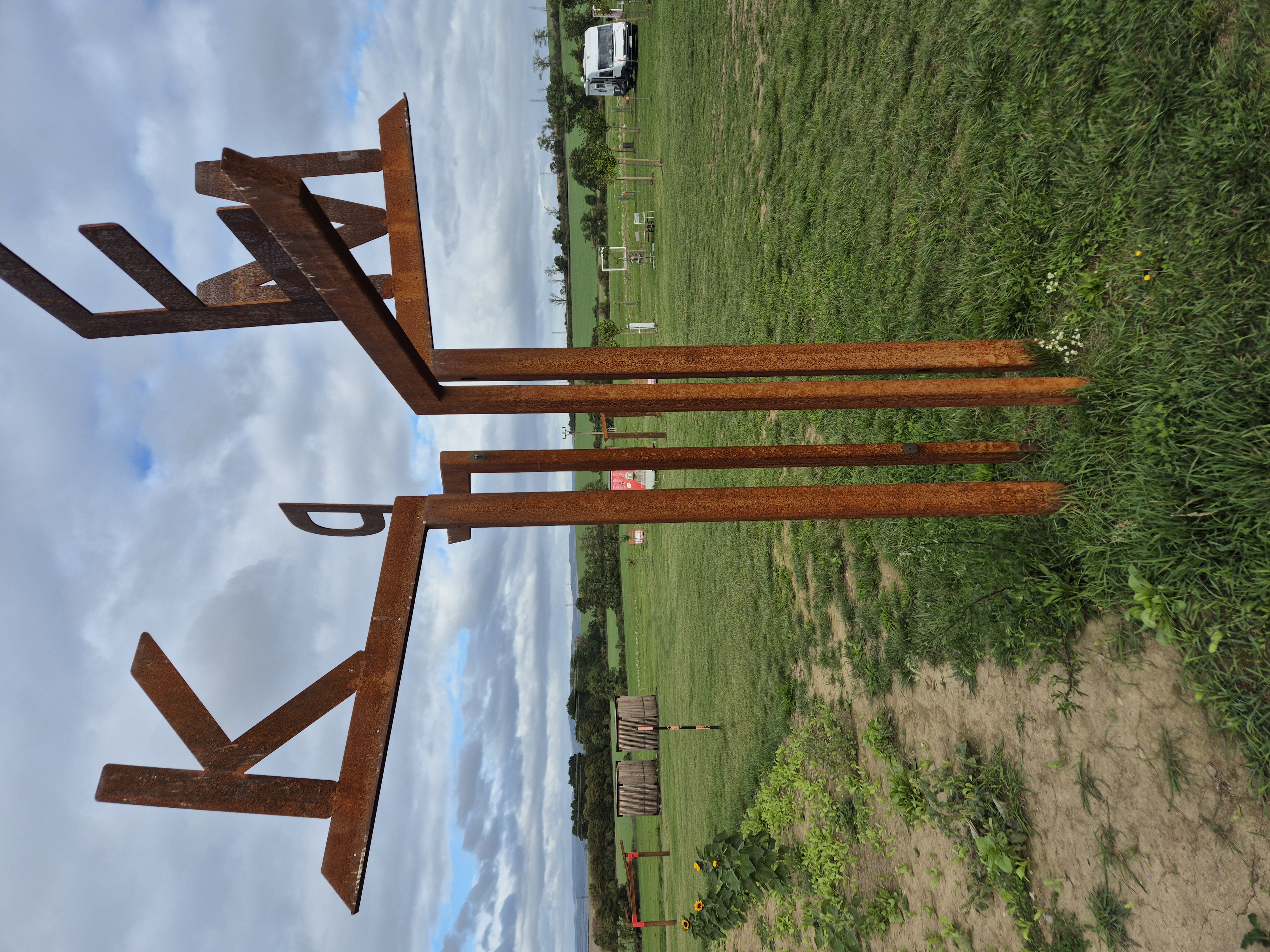 POLE DESIGNU - Kempus na poli foto 2