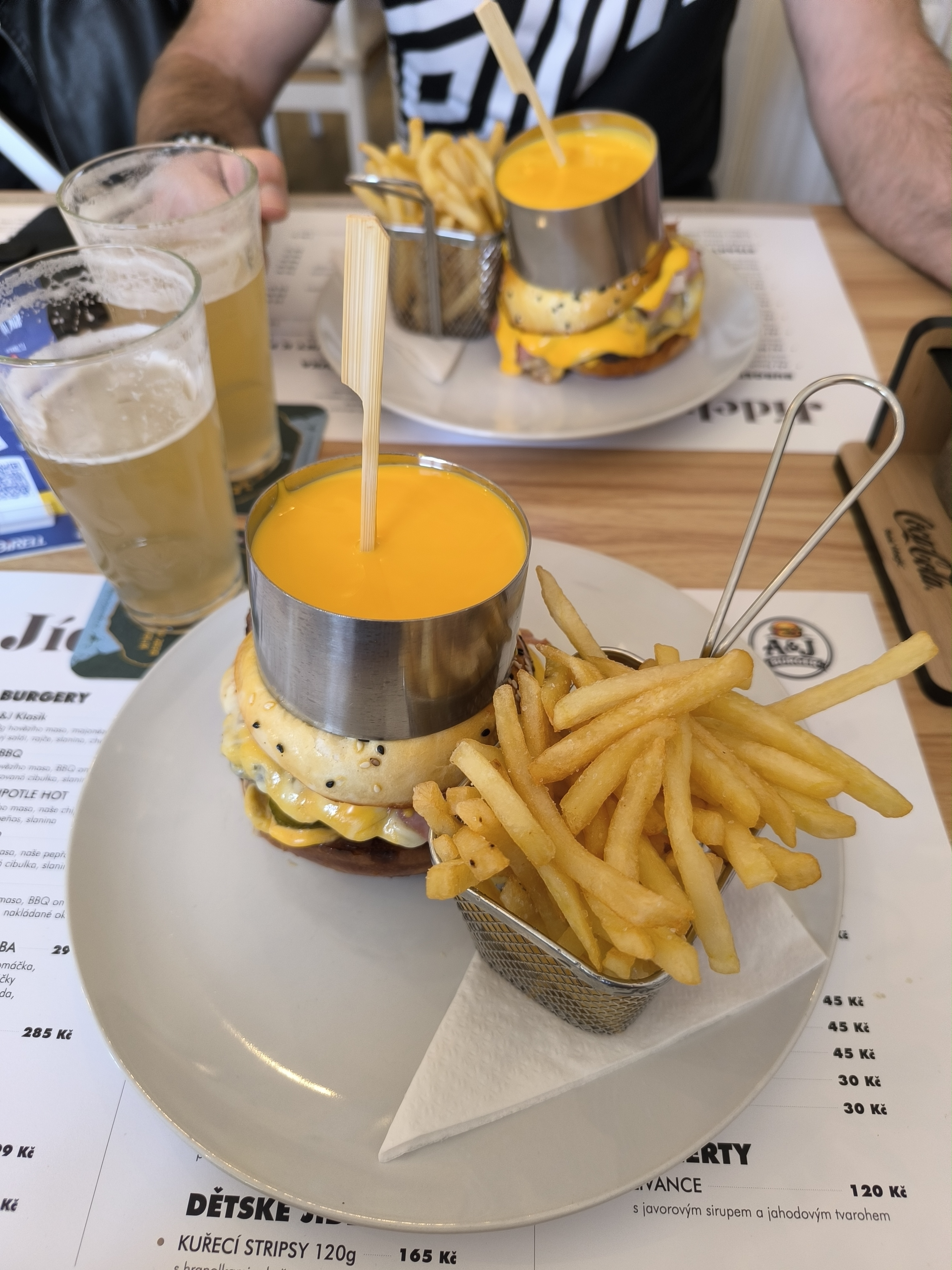 A&J Burger foto 2