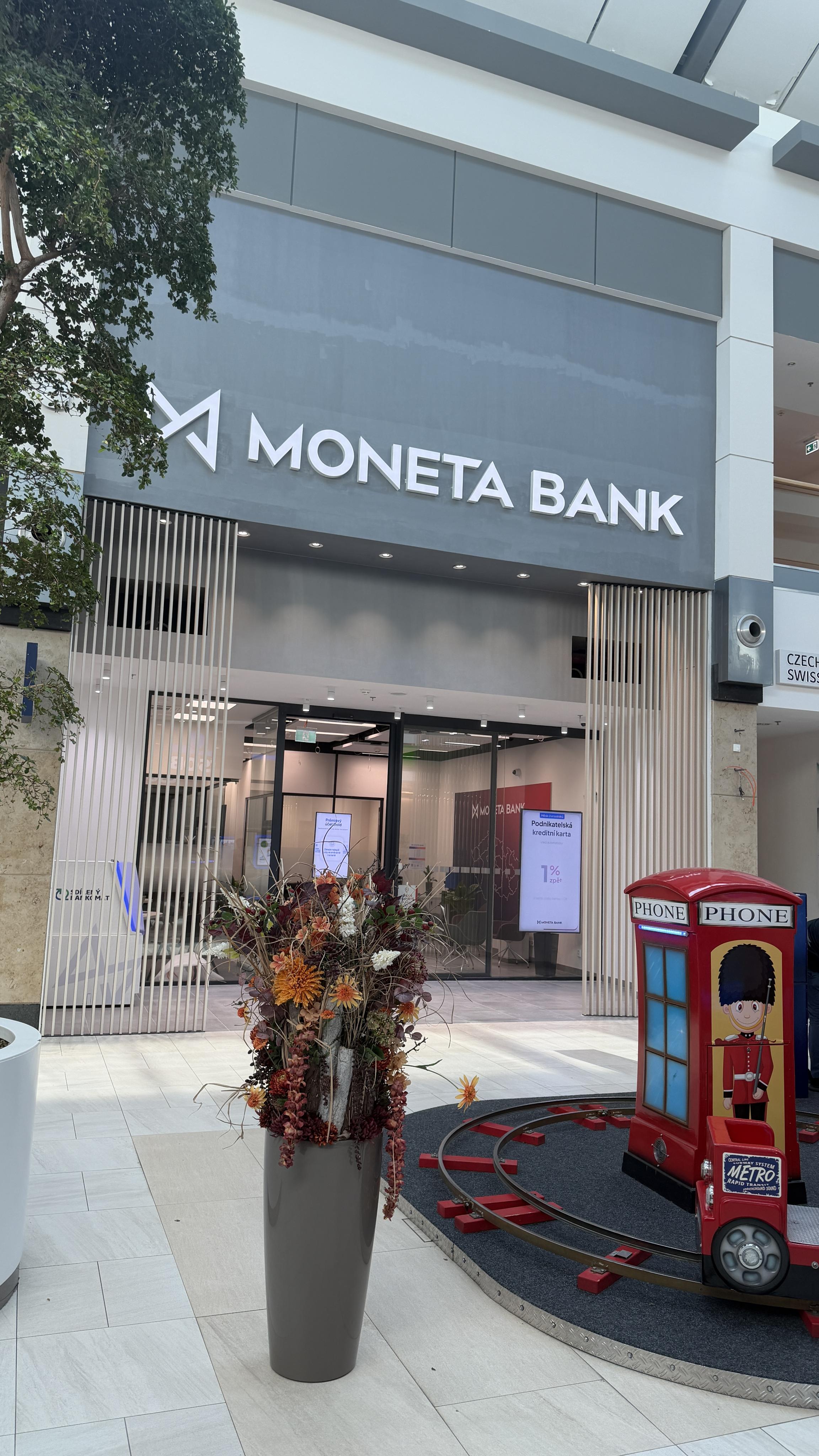 MONETA Bank foto 1