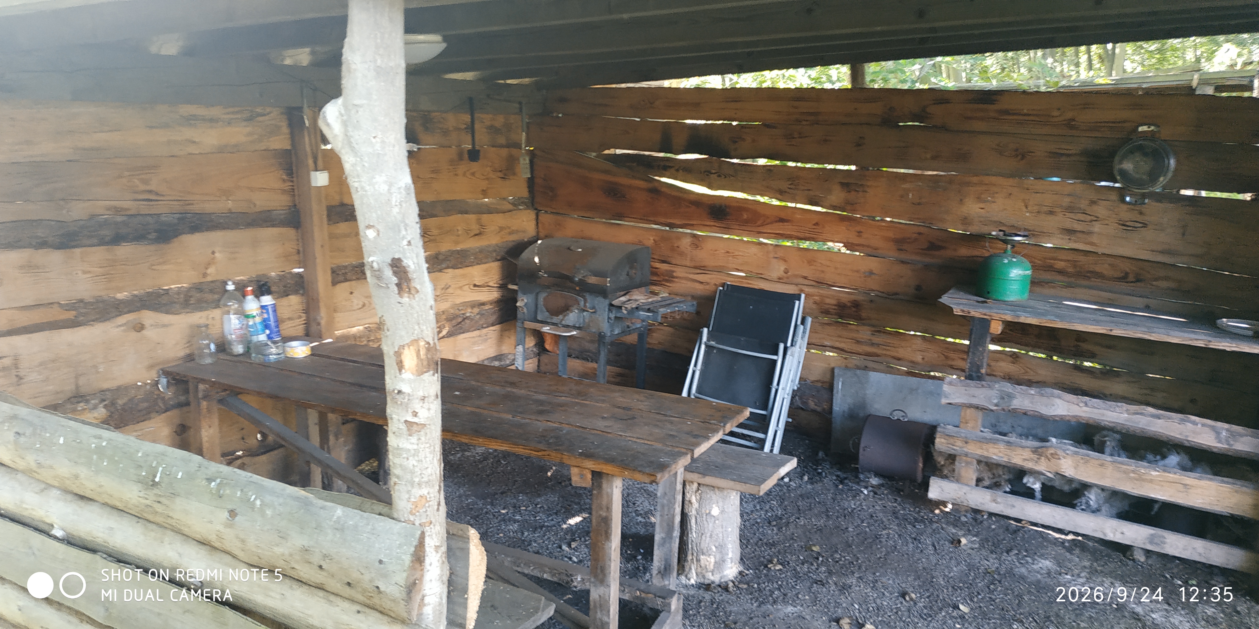 Maringotka u rybníčku foto 5