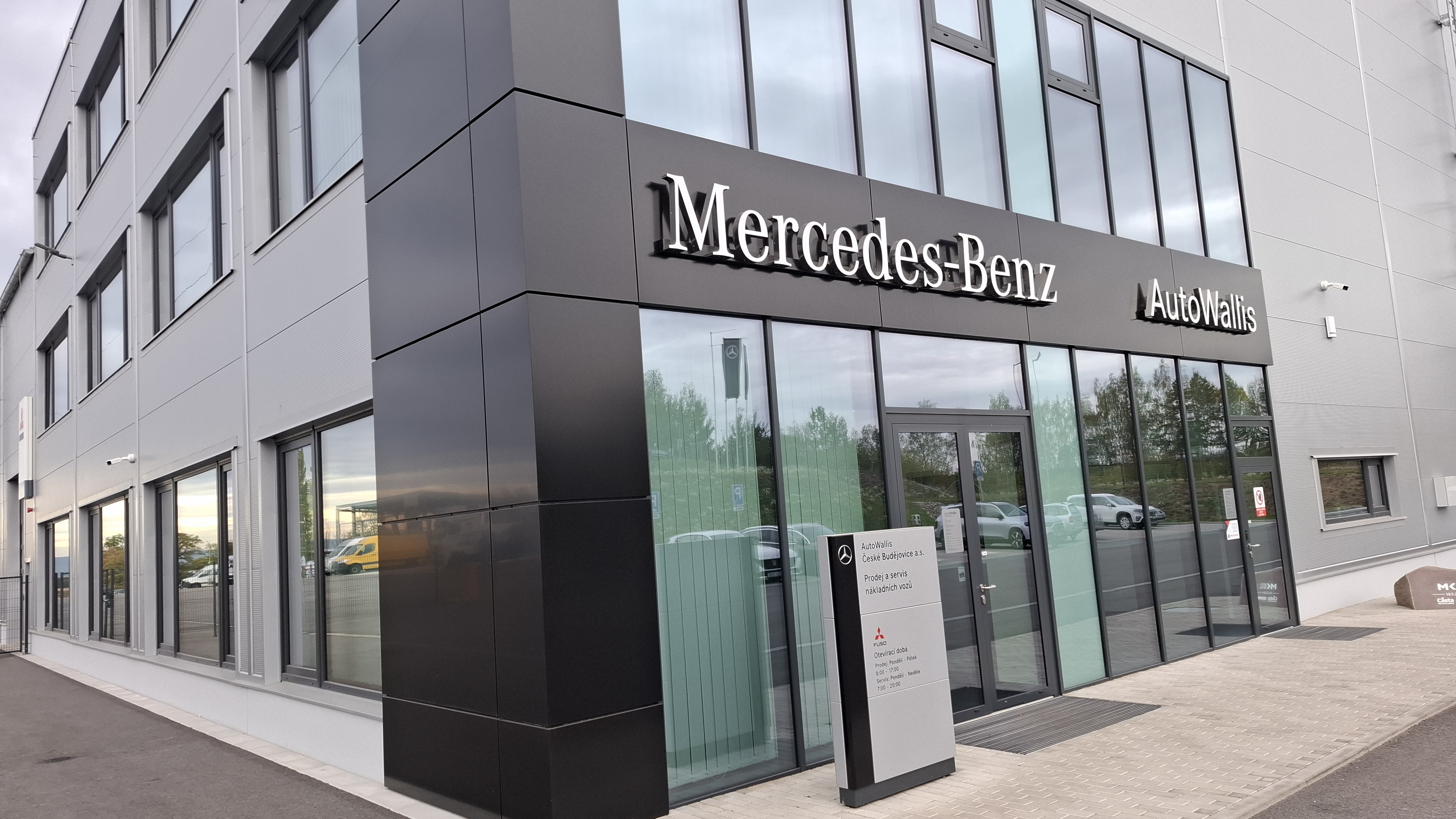 Truckcentrum Mercedes-Benz AutoWallis České Budějovice foto 5